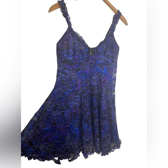 Seductive cinema teddy. Fit and flare. Blue and purple leopard print. Womens L - Picture 1 of 4